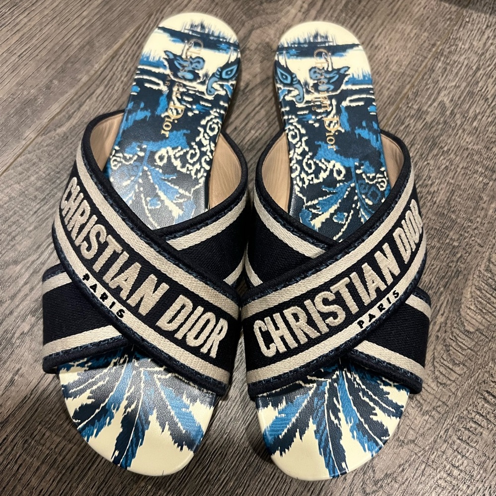 💙🤍Dior DWAY Sandals 🤍💙